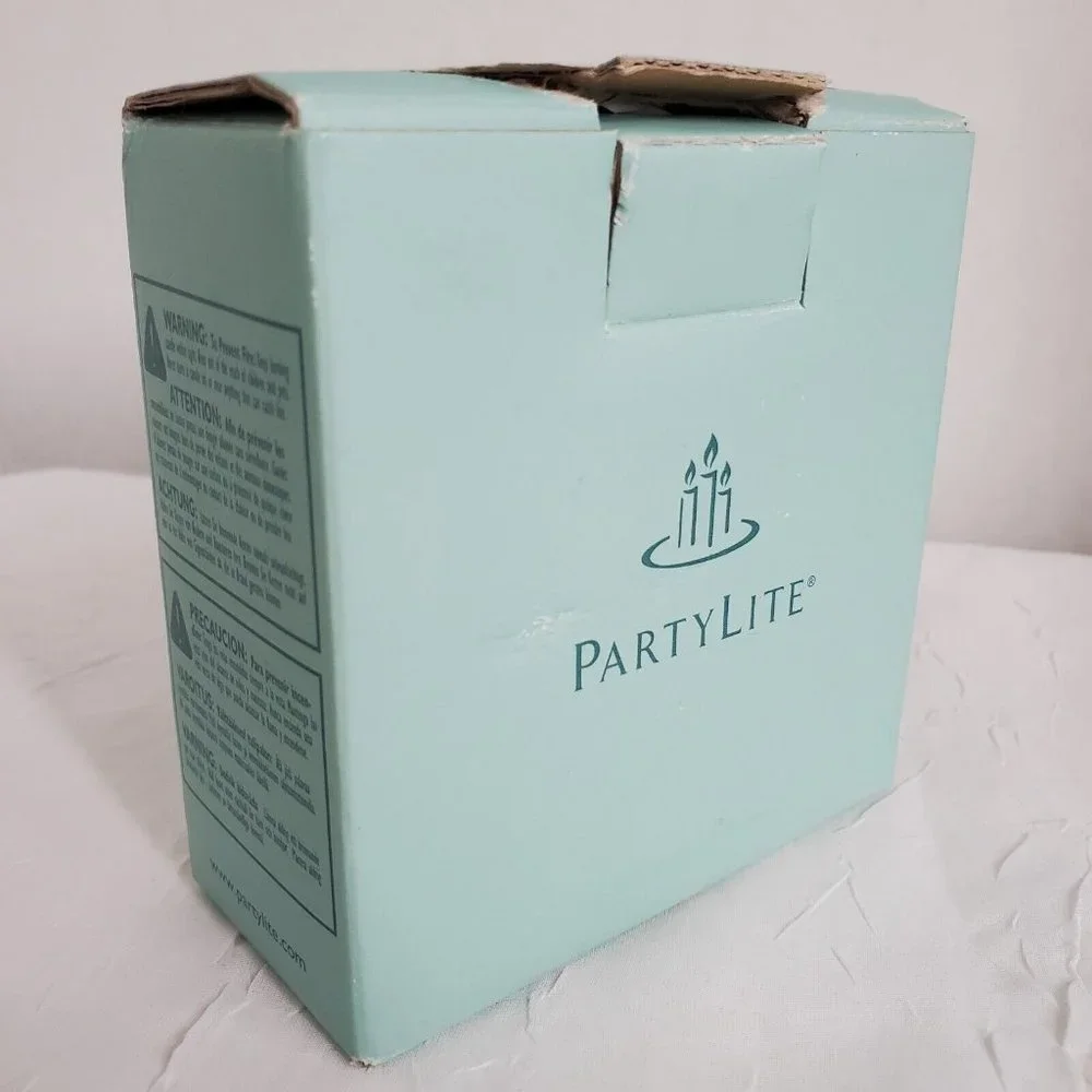 PartyLite Red Glass Heart Tealight Candle Holder Retired P8811 - Picture 5 of 12